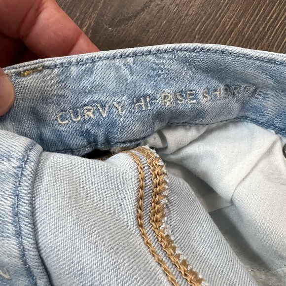 American Eagle curvy hi-rise short SZ 4 - Picture 3 of 4